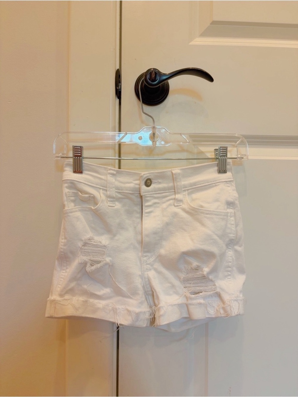 HOLLISTER White Distressed Women’s Denim Shorts